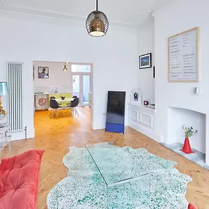 Host & - The Artists Pad Too Saltburn-by-the-Sea