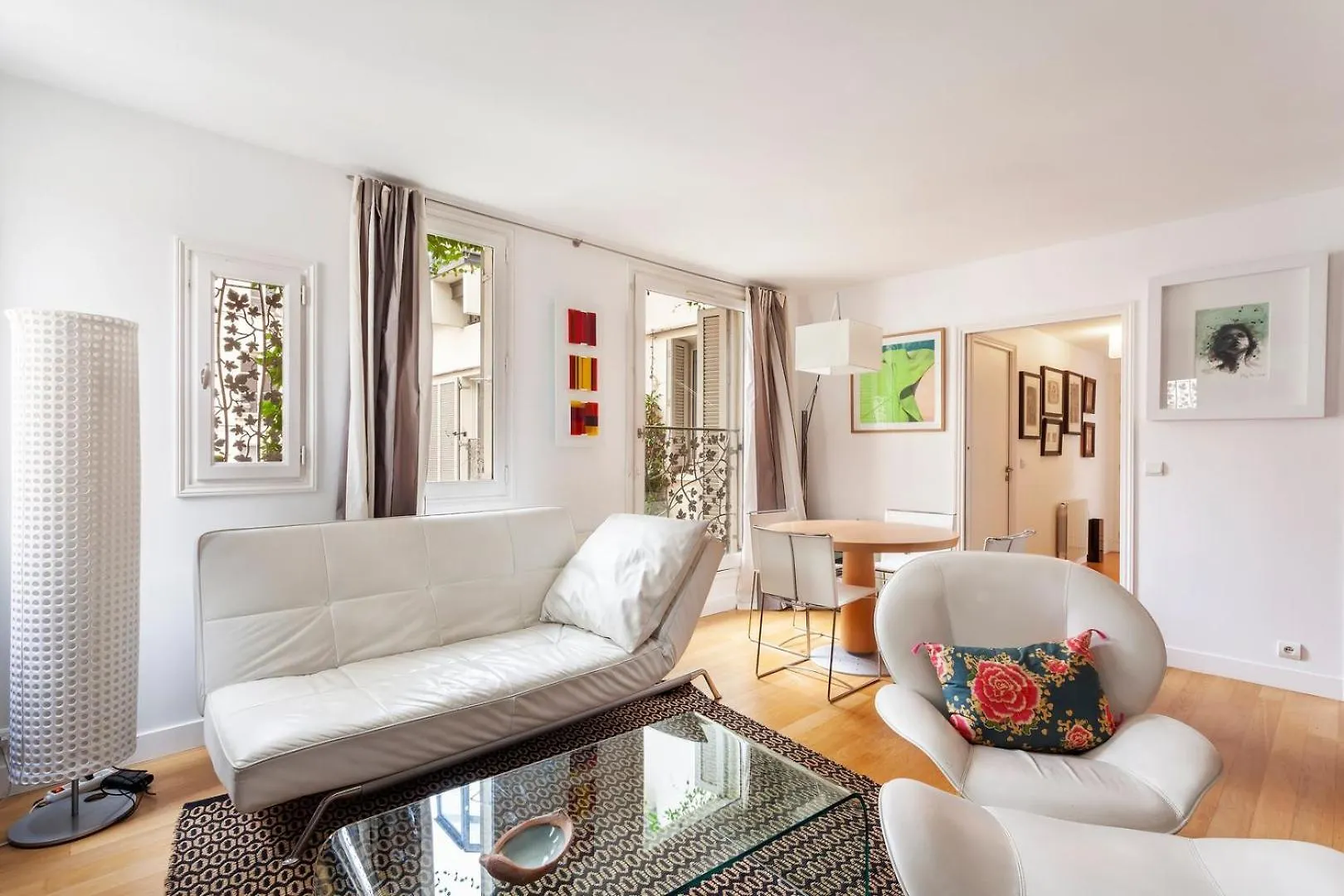 Guestready - Spacious Apartment In The Heart Of The Marais contacts